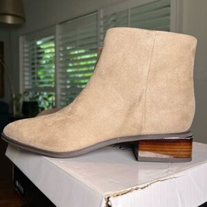 Alfani Amyy Pan Suede Ankle Booties 🔥 NEW 🔥 taupe 🔥 size 9.5